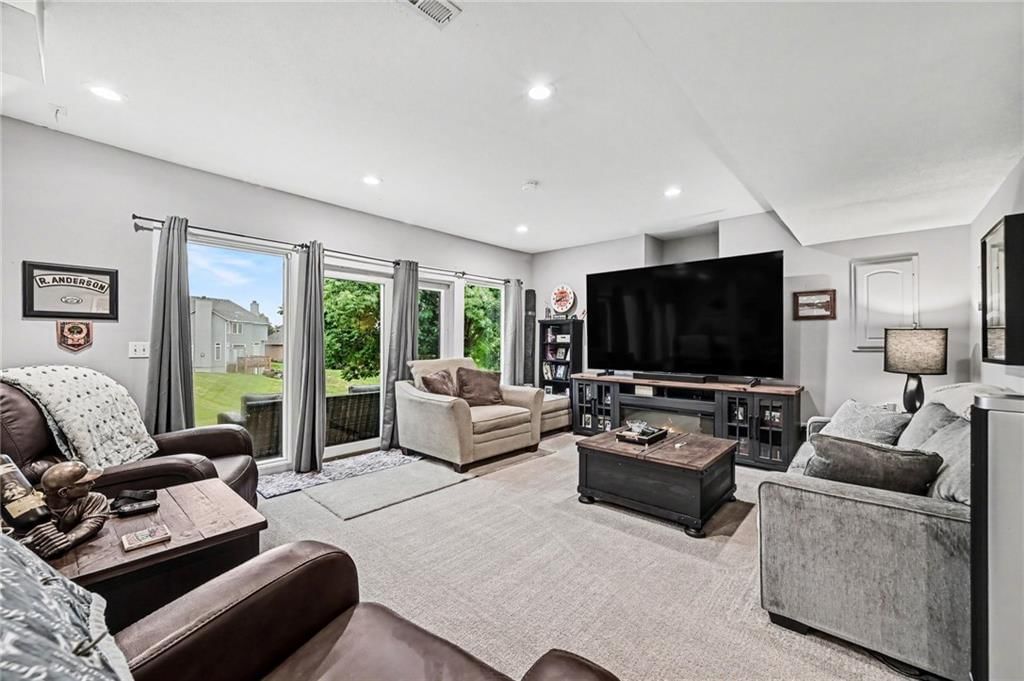 8008 Park Ridge Drive — photo 29