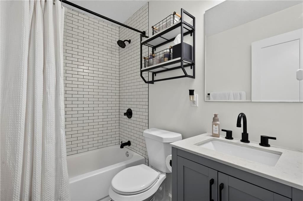 7535 Belleview Avenue — photo 17