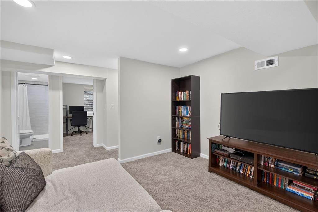 7535 Belleview Avenue — photo 23