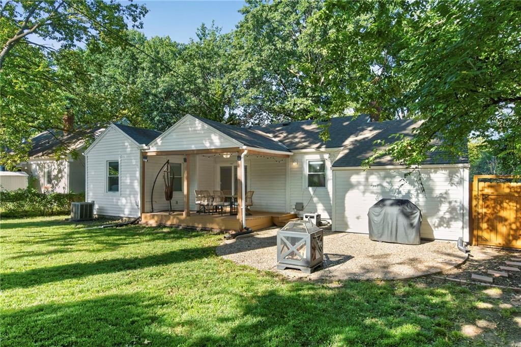 7535 Belleview Avenue — photo 30