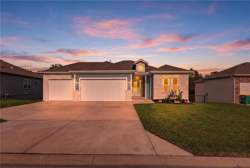10514 Augusta Drive, Kansas City, KS: listing photo 3