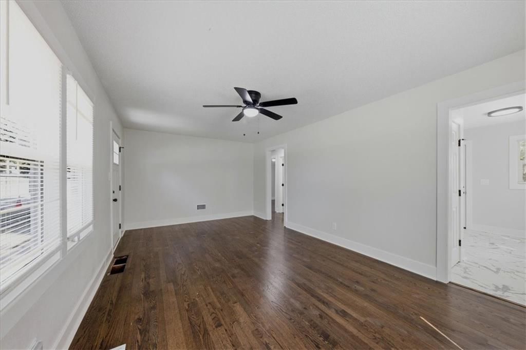 3513 Elmwood Avenue — photo 6