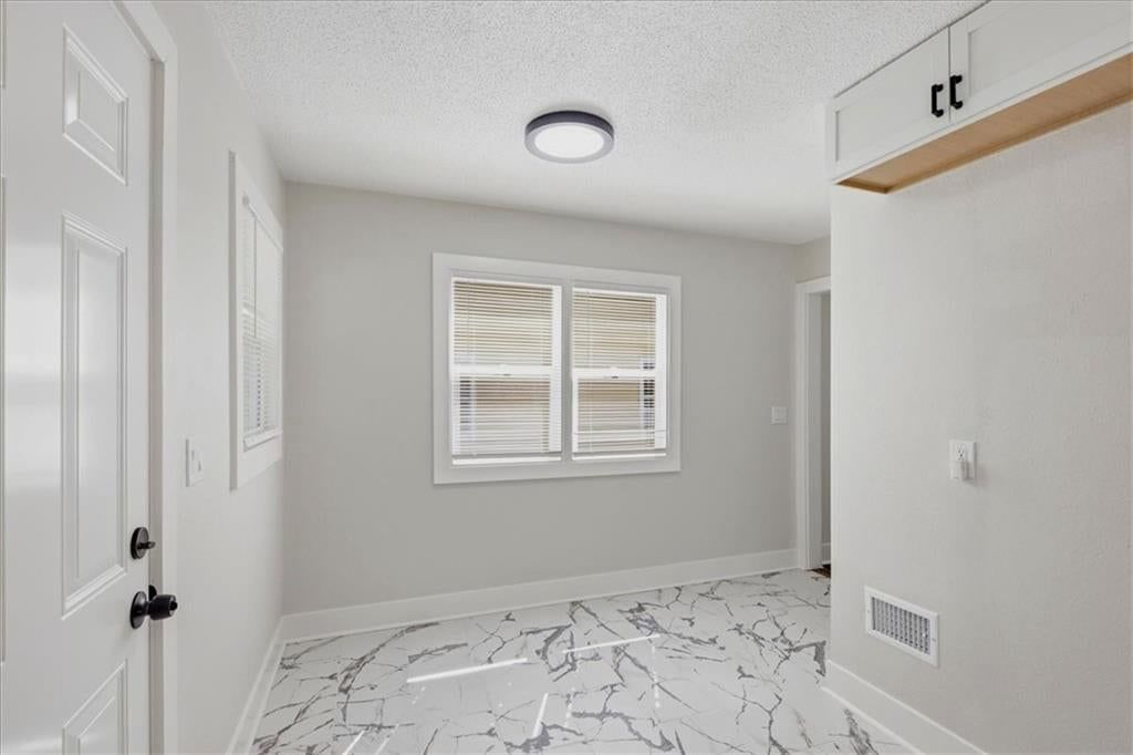 3513 Elmwood Avenue — photo 9