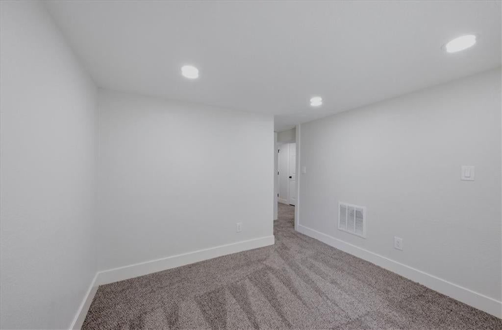 3513 Elmwood Avenue — photo 19