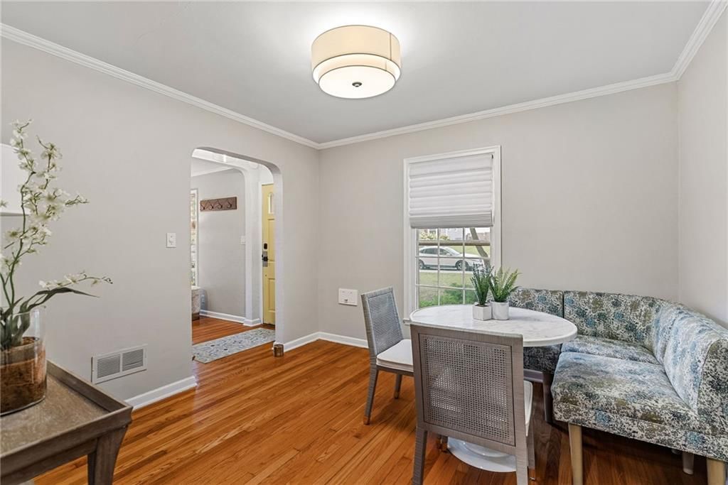 Photo 12 of 32 - 5233 Nall Avenue, Roeland Park, KS 66202