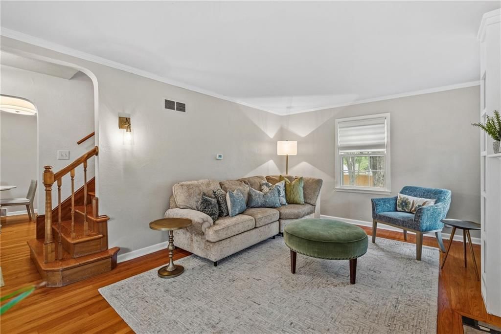 Photo 13 of 32 - 5233 Nall Avenue, Roeland Park, KS 66202