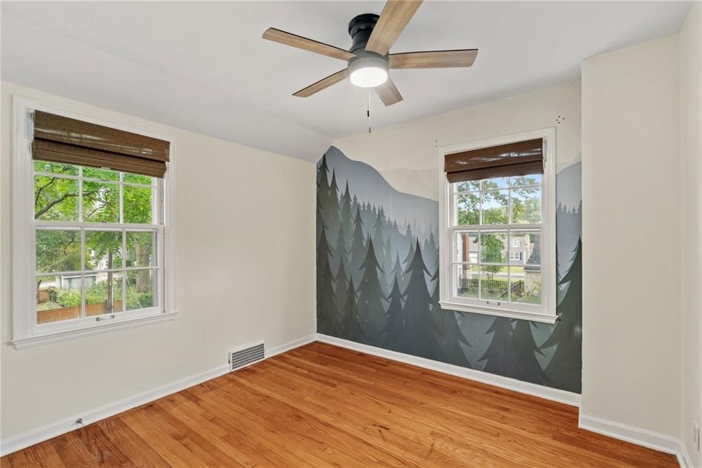 Accent wall at 5233 Nall Avenue, Roeland Park, KS 66202