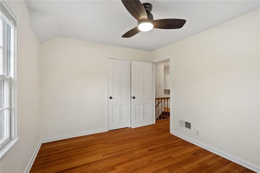 Photo 26 of 32 - 5233 Nall Avenue, Roeland Park, KS 66202