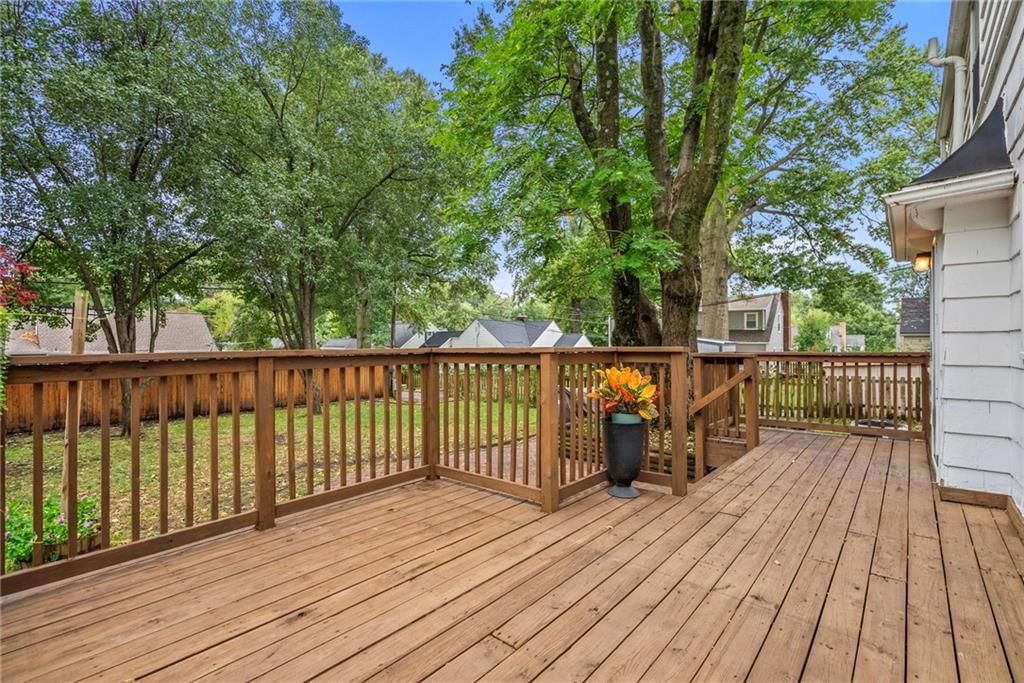Photo 28 of 32 - 5233 Nall Avenue, Roeland Park, KS 66202