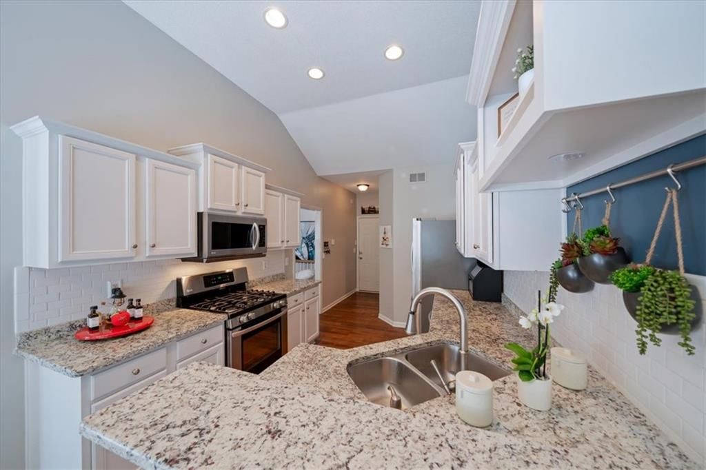 6403 W 133rd Terrace — photo 15