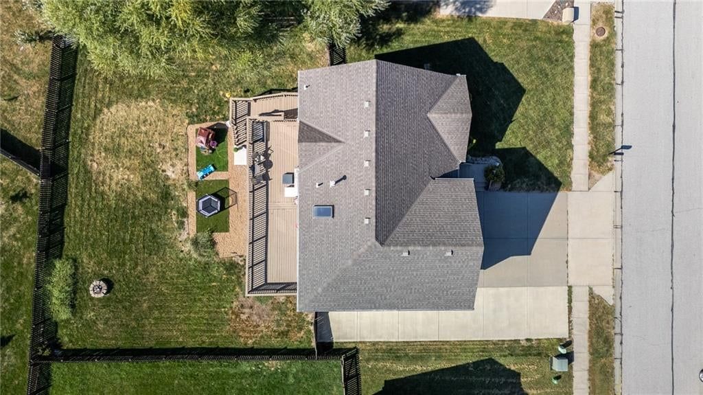 1802 Lauren Lane — photo 27