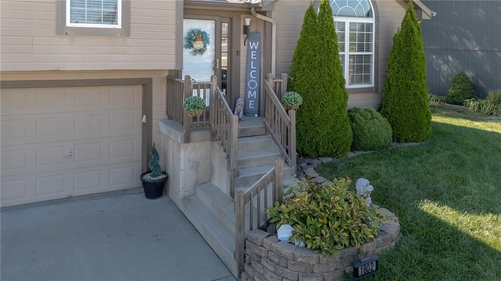 1802 Lauren Lane — photo 29