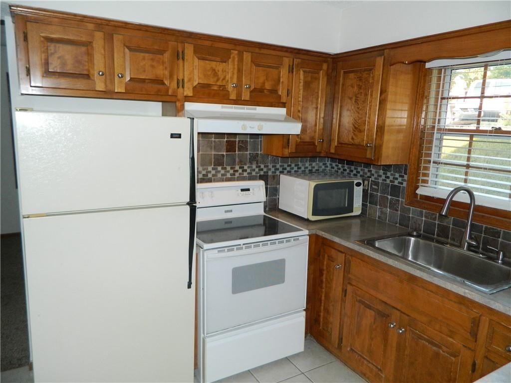 3619 Lakecrest Court — photo 4