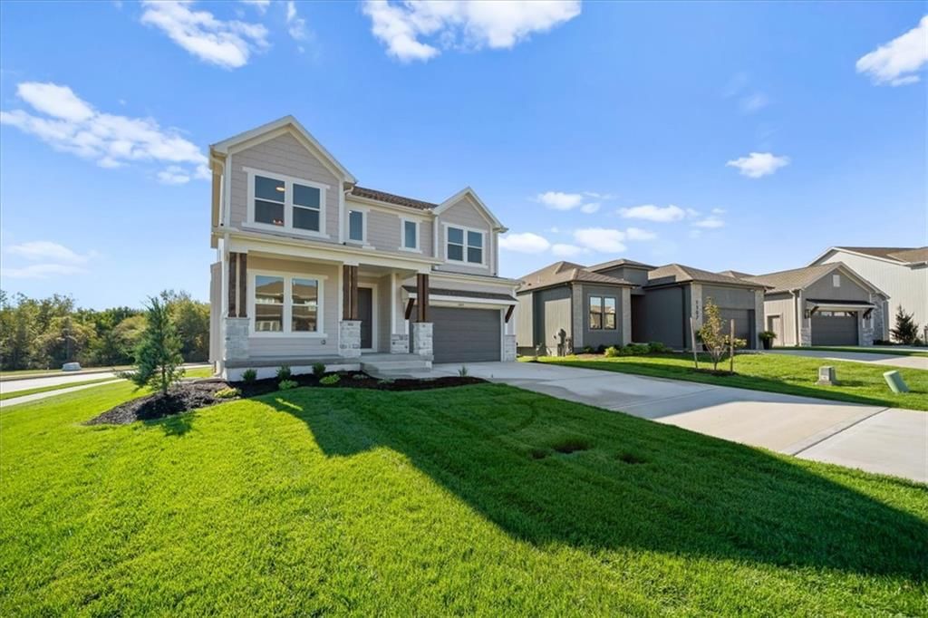 1503 SW Arbor Park Drive, Lee's Summit, MO: listing photo 2