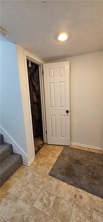 Black hardware at 13405-07 Johnson Drive, Shawnee, KS 66216