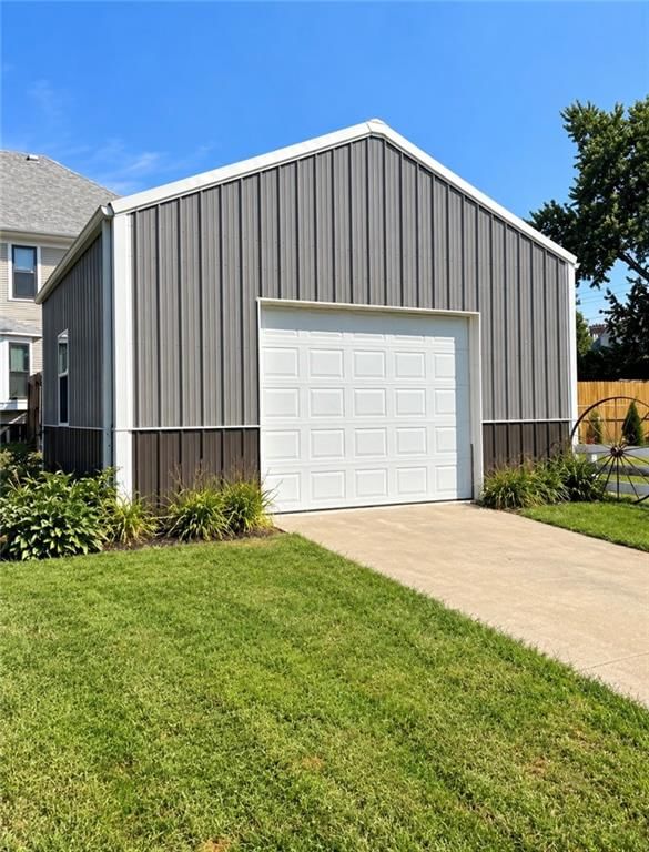 215 W Jenkins Street — photo 5