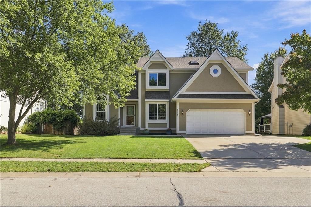 1237 E Meadow Lane, Olathe, KS