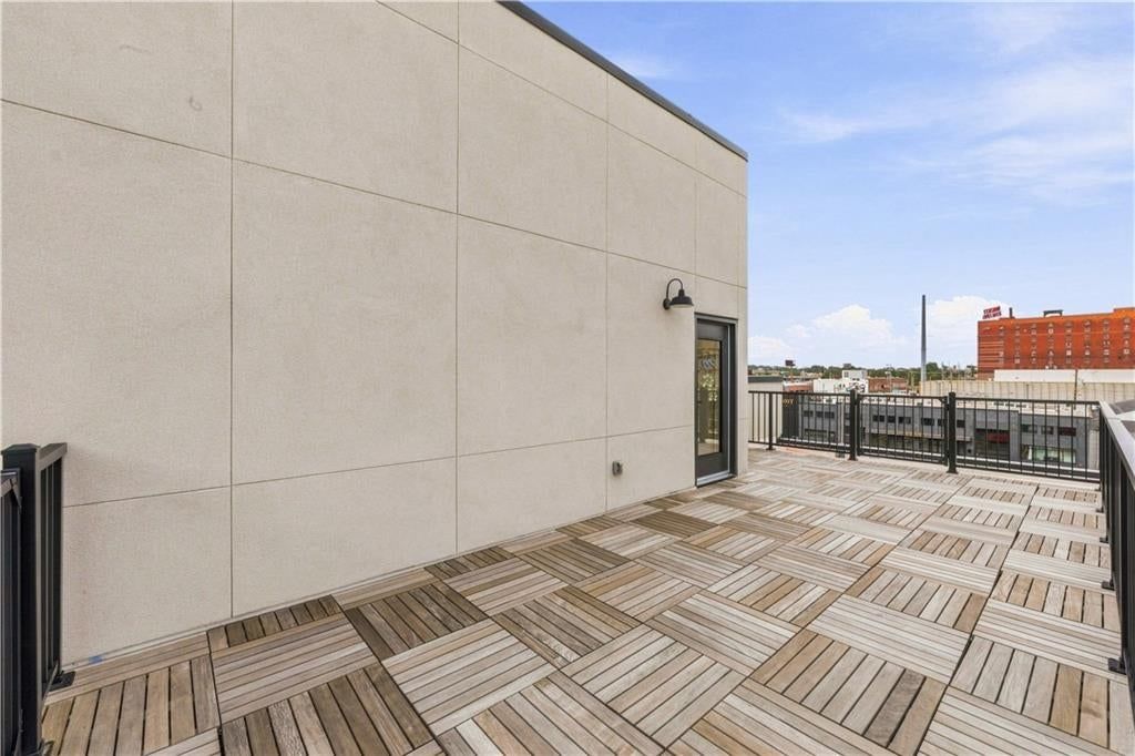 541 E 19th Street — photo 34