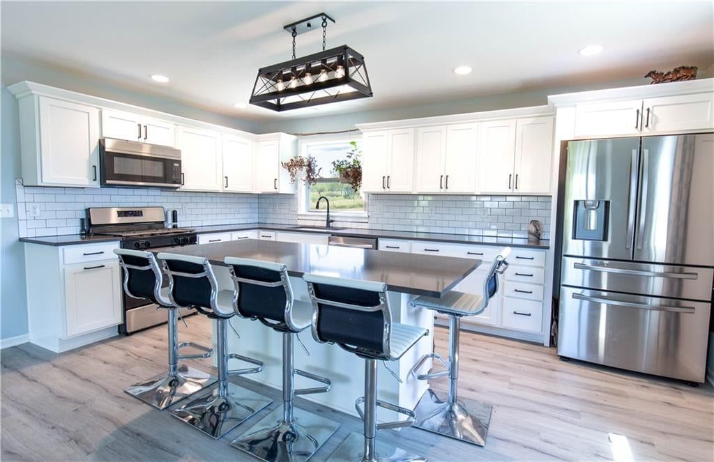 Photo 14 of 53 - 15625 Washington School Road, Excelsior Springs, MO 64024