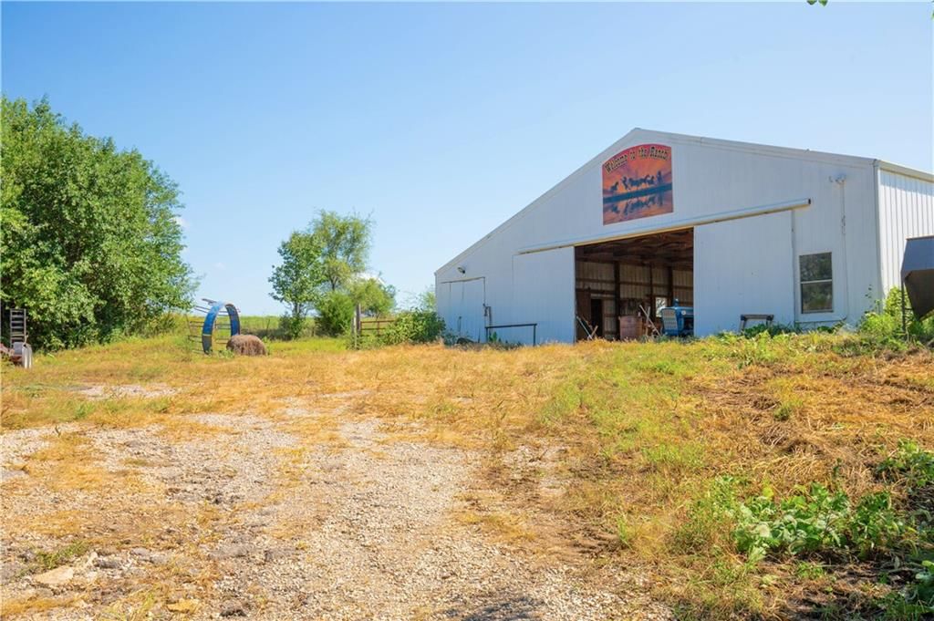 Photo 39 of 53 - 15625 Washington School Road, Excelsior Springs, MO 64024