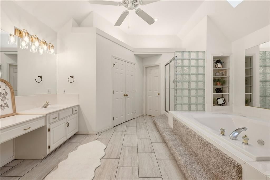 7815 N Kansas Street — photo 15
