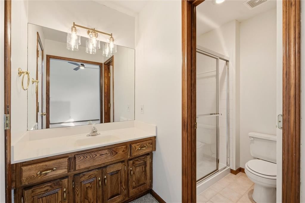 7815 N Kansas Street — photo 22