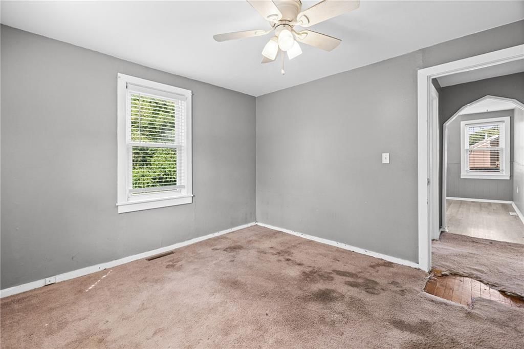 Photo 15 of 27 - 9612 E 31st Street, Independence, MO 64052