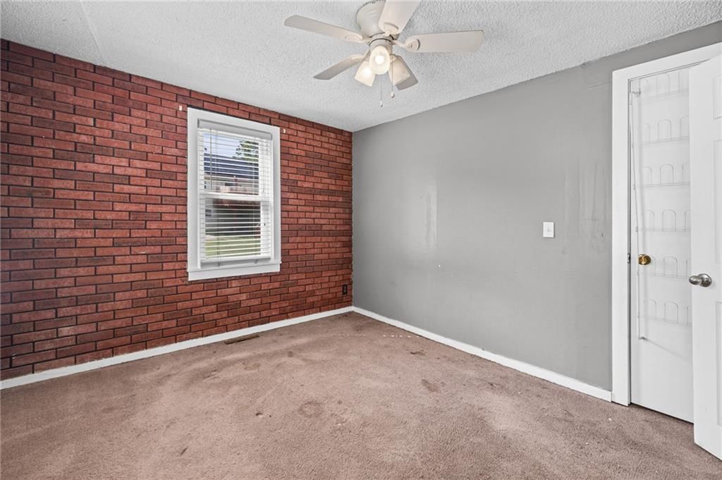 Photo 18 of 27, 9612 E 31st Street, Independence, MO 64052