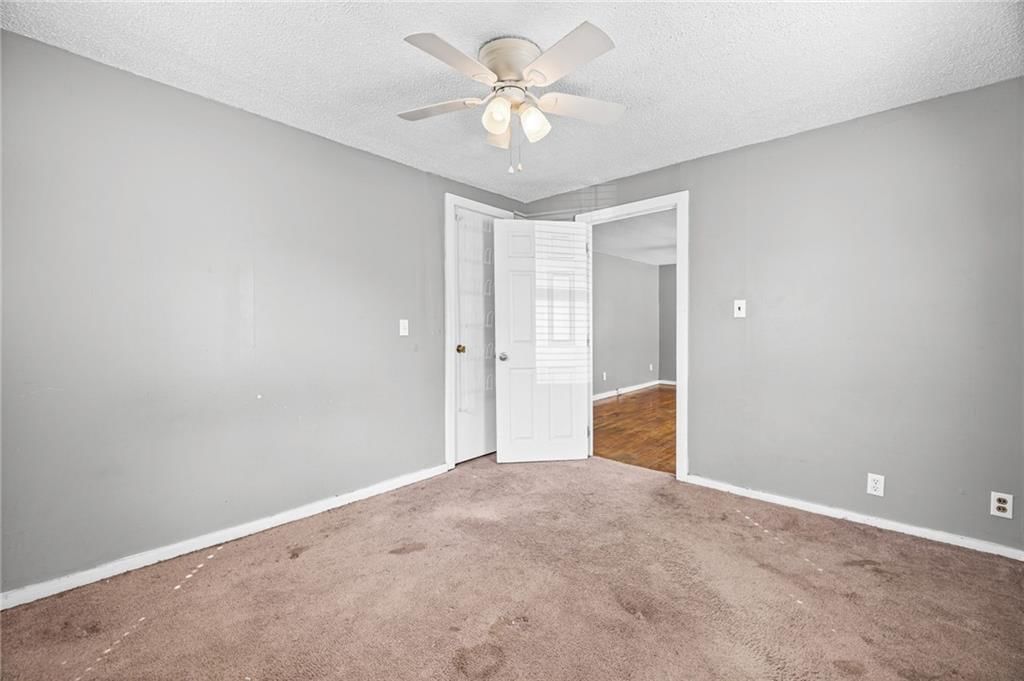 Photo 19 of 27 - 9612 E 31st Street, Independence, MO 64052