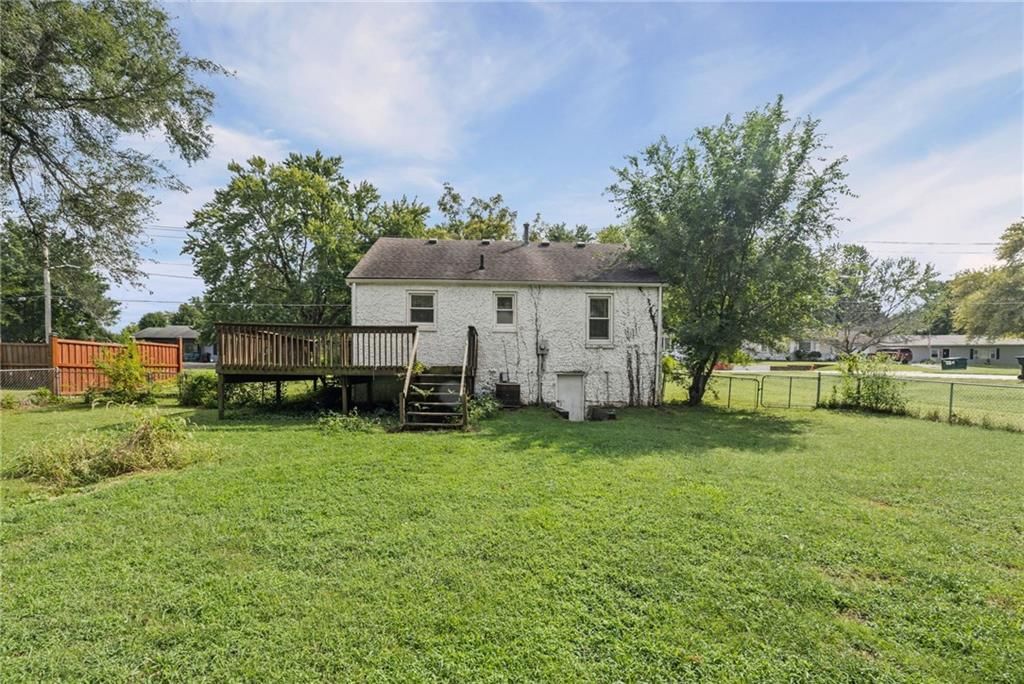Photo 24 of 27 - 9612 E 31st Street, Independence, MO 64052