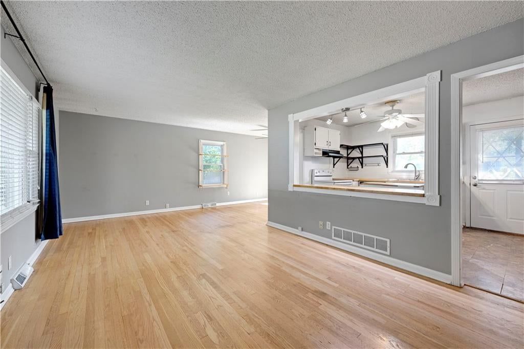 3421 N Chelsea Avenue — photo 5