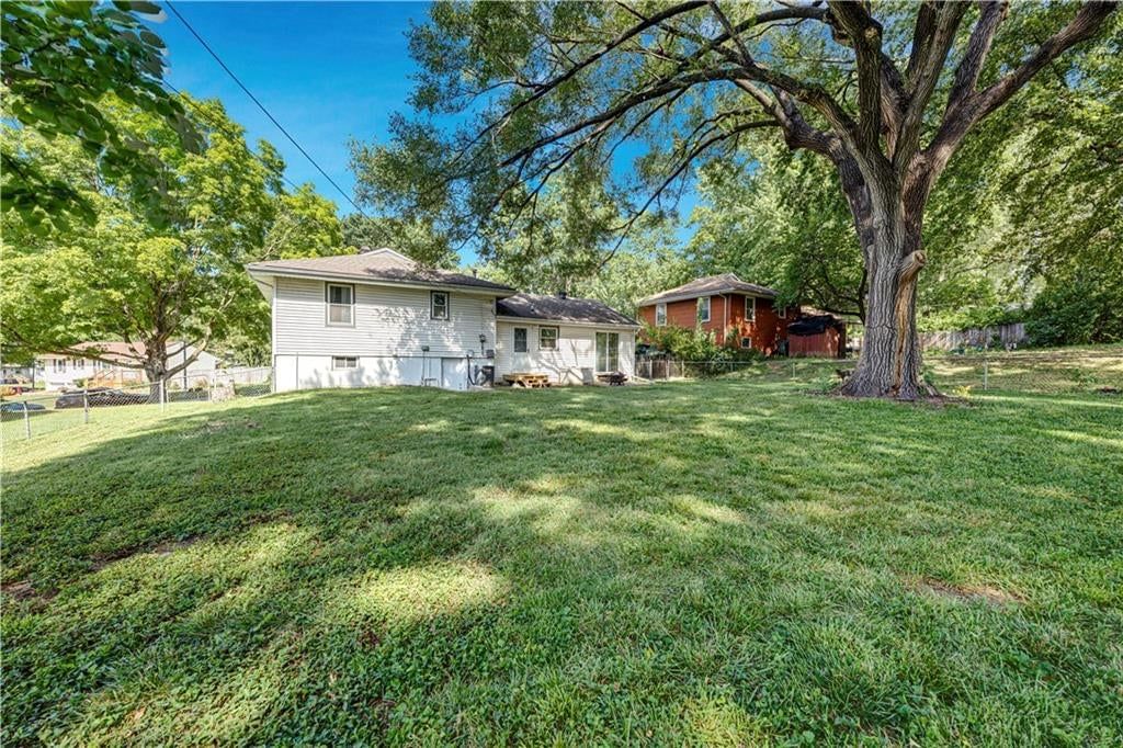 3421 N Chelsea Avenue — photo 28