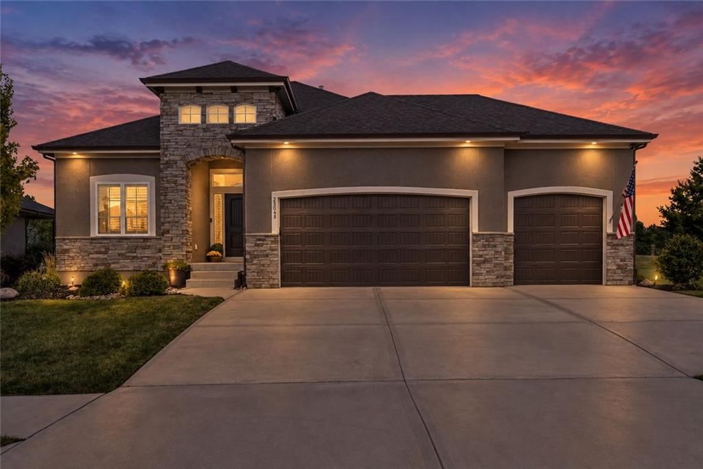 25048 W 112th Terrace, Olathe, KS: listing photo 2