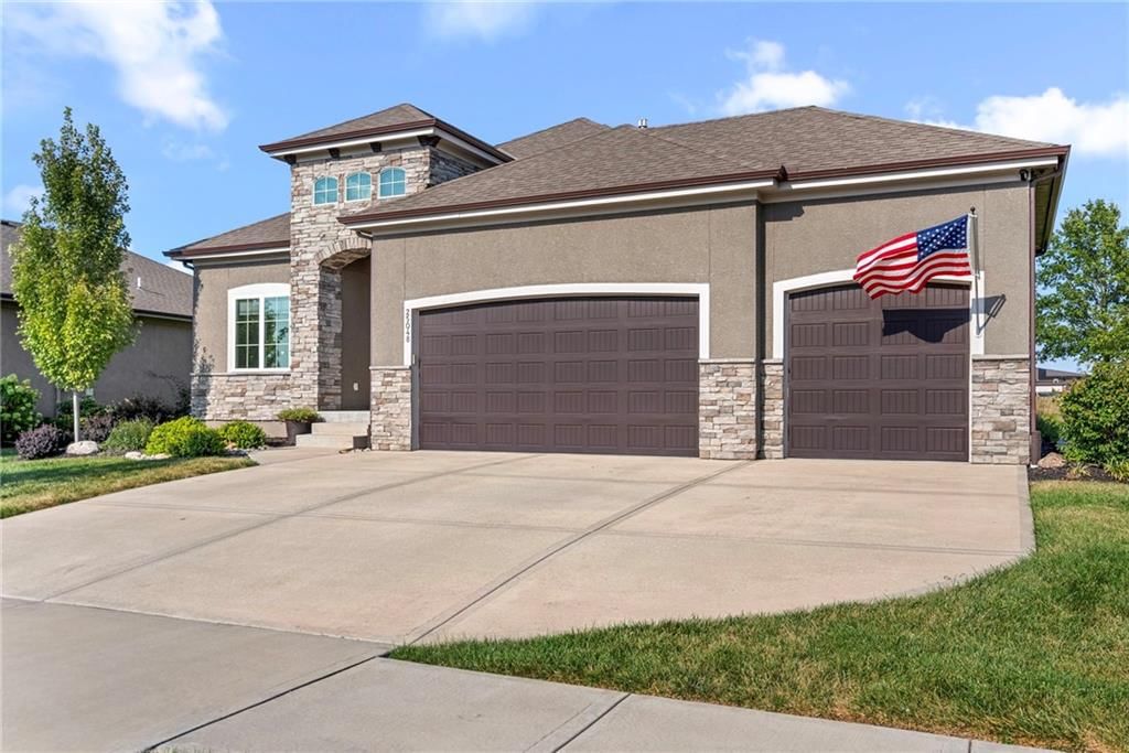 Photo 4 of 44 - 25048 W 112th Terrace, Olathe, KS 66061