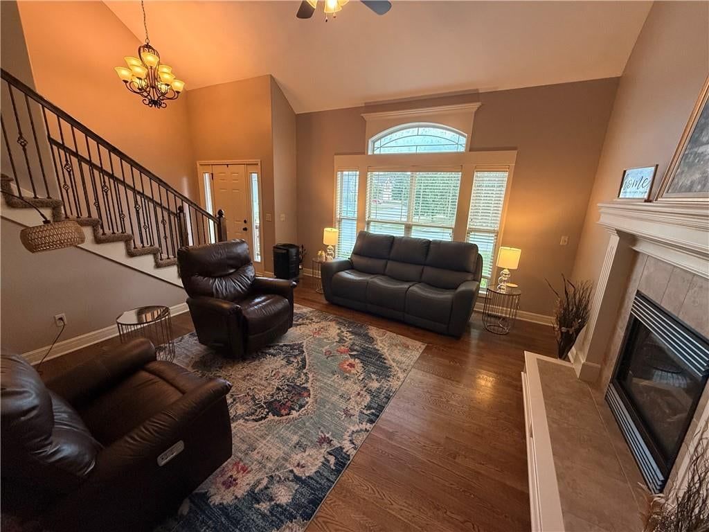 1900 Curtis Drive — photo 4