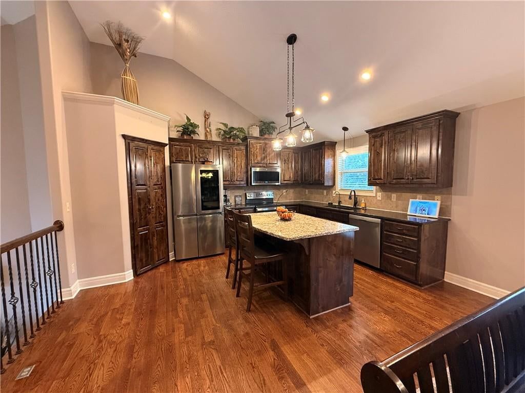 1900 Curtis Drive — photo 5