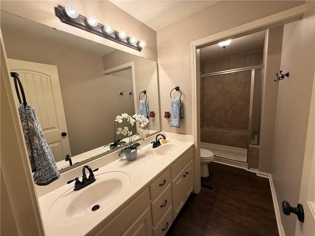 1900 Curtis Drive — photo 12