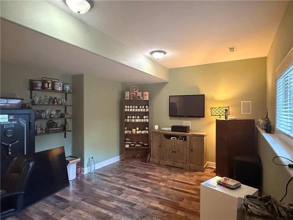 1900 Curtis Drive — photo 13