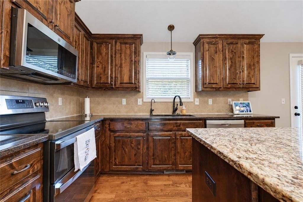 1900 Curtis Drive — photo 18