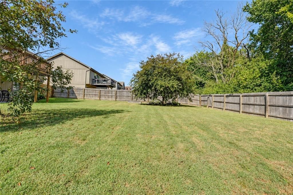 1900 Curtis Drive — photo 40