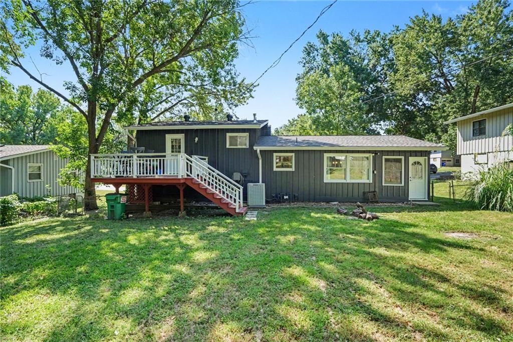 2208 NE 60th Terrace — photo 24