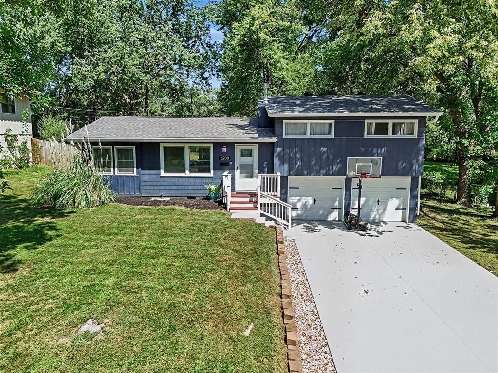 2208 NE 60th Terrace, Gladstone, MO