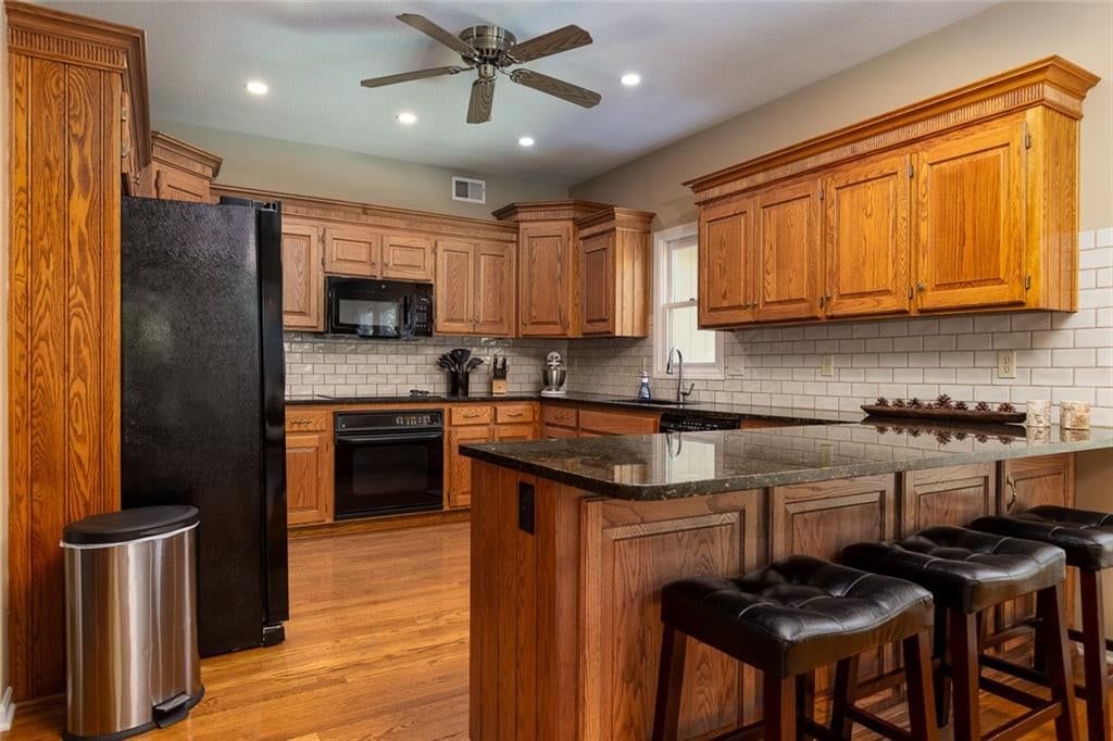 9031 N Manning Avenue — photo 12