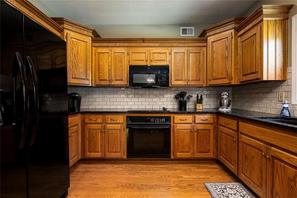9031 N Manning Avenue — photo 14