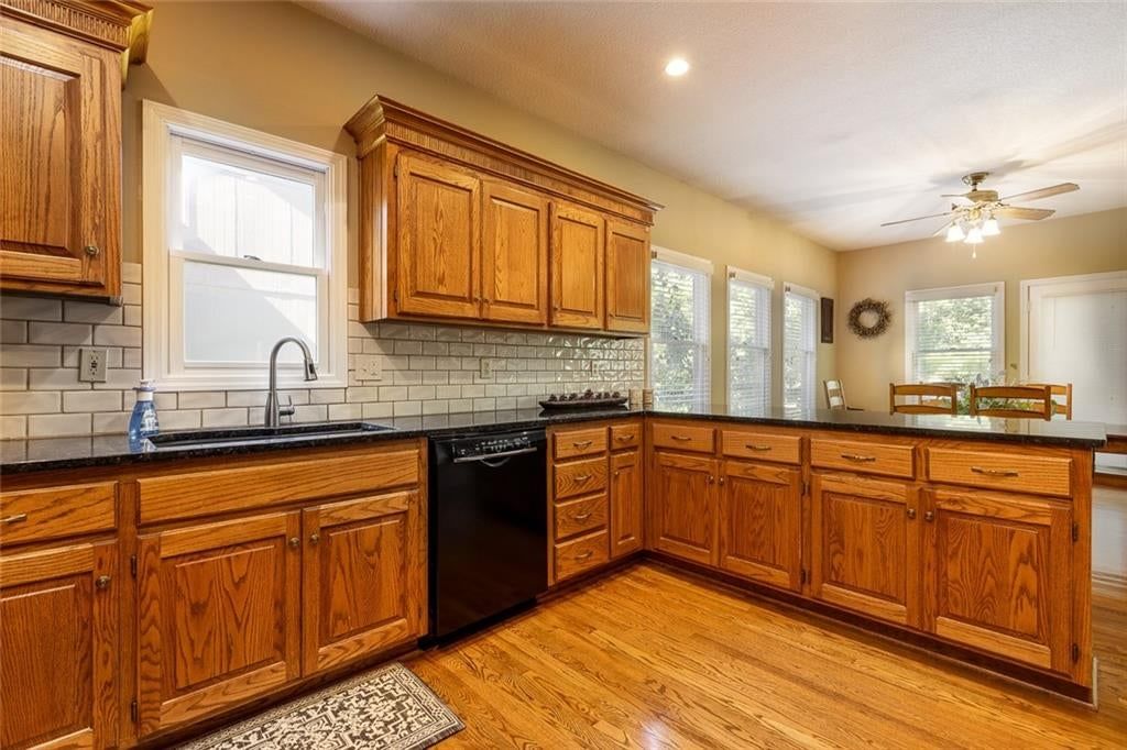 9031 N Manning Avenue — photo 15
