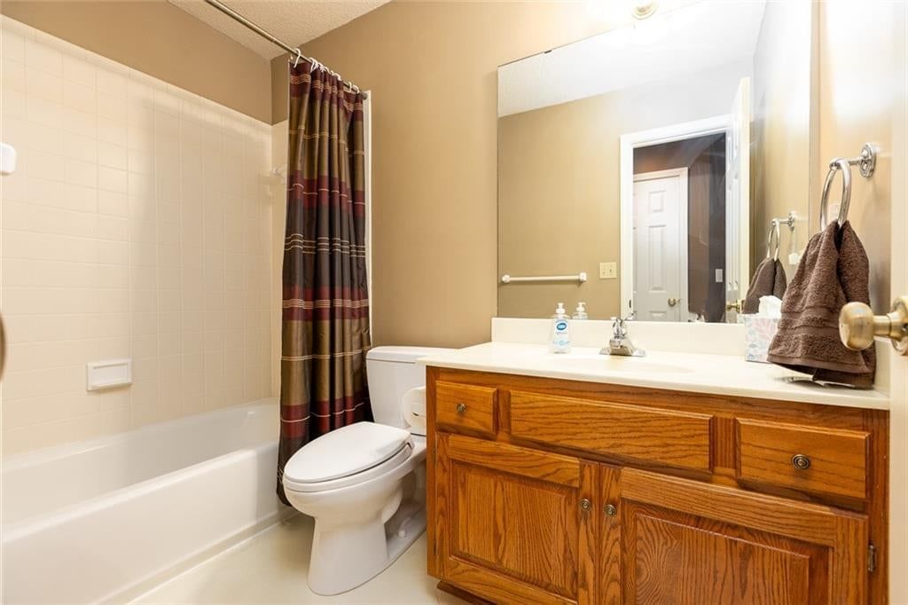 9031 N Manning Avenue — photo 27