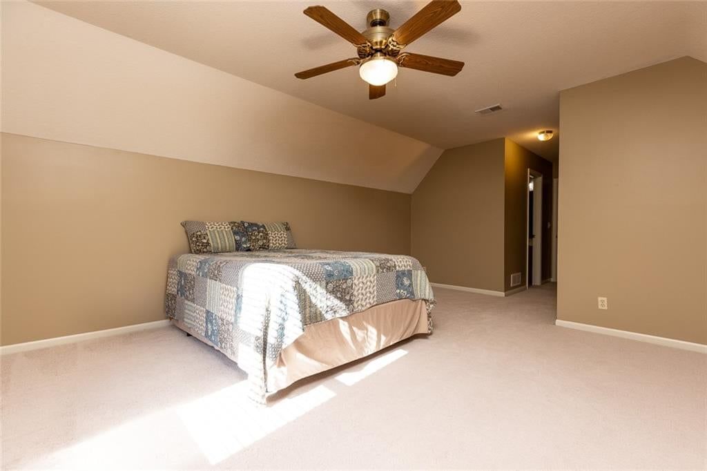 9031 N Manning Avenue — photo 34