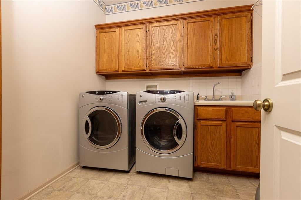9031 N Manning Avenue — photo 37