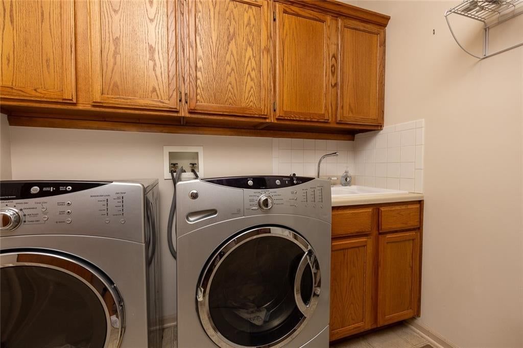 9031 N Manning Avenue — photo 38