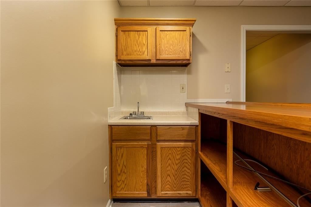 9031 N Manning Avenue — photo 45